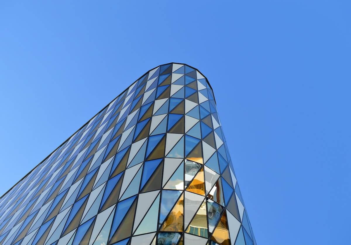 奥纳纳抵达土耳其，受到当地球迷的热情欢迎