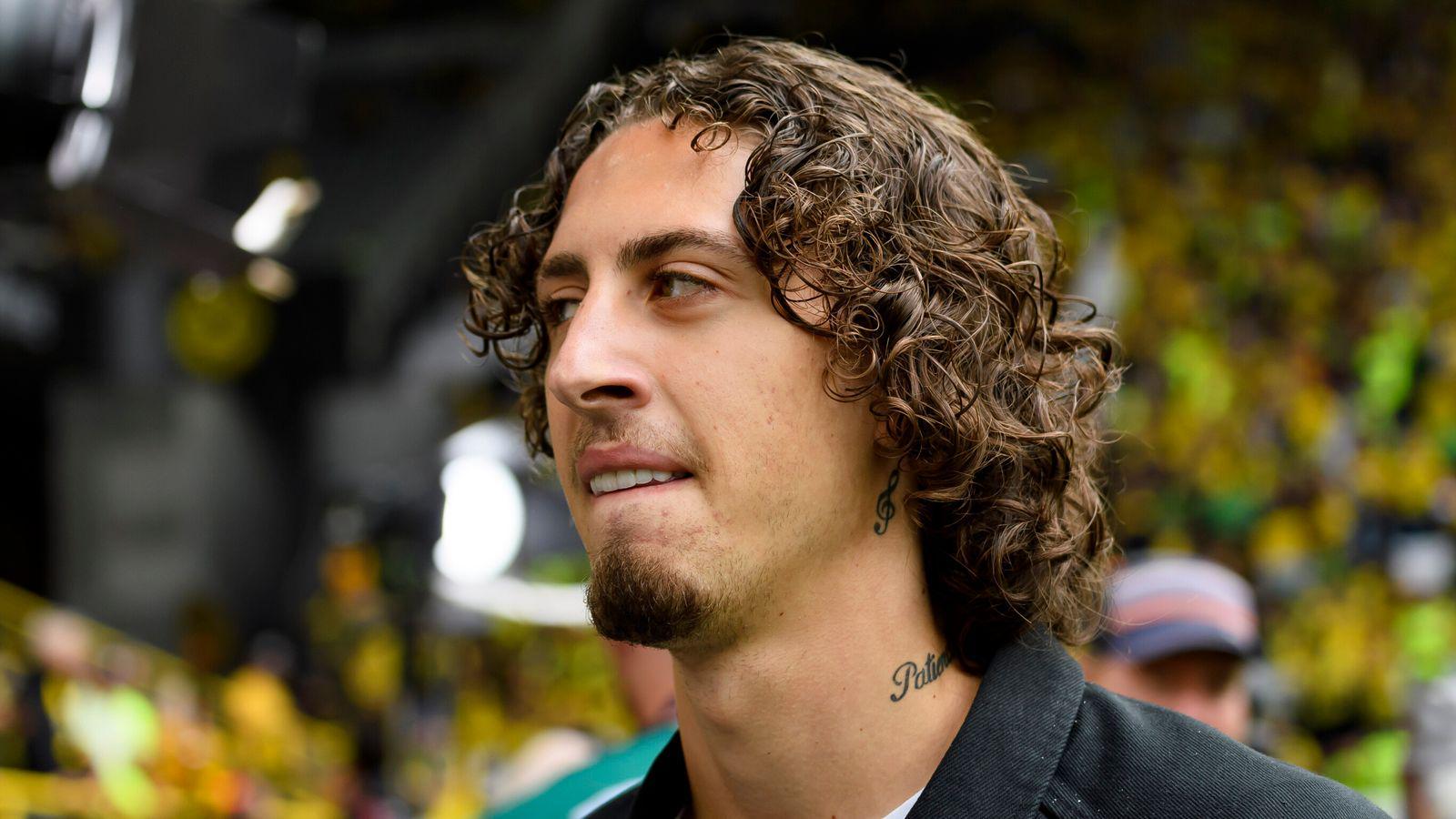 九游体育赛事-德媒：多特高价购入的新援席尔瓦将长期缺阵，引发球迷不满