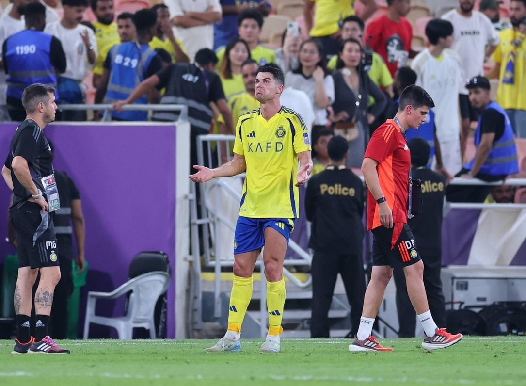 赛事直播互动-英超历史第一射手：C罗拿40万英镑日薪却旷工！掉价啊！